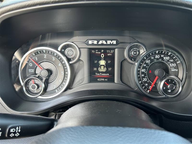 RAM 1500 Big Horn Crew Cab SWB 4WD 2023