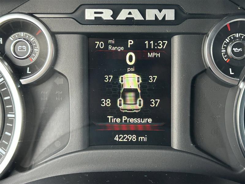 RAM 1500 Big Horn Crew Cab SWB 4WD 2023