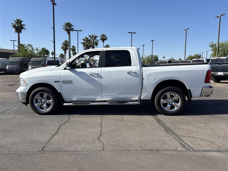 RAM 1500 SLT Crew Cab SWB 4WD 2017