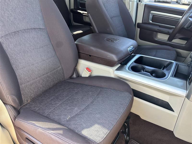 RAM 1500 SLT Crew Cab SWB 4WD 2017