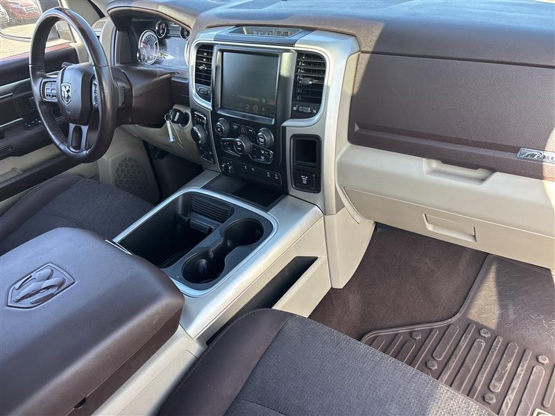 RAM 1500 SLT Crew Cab SWB 4WD 2017