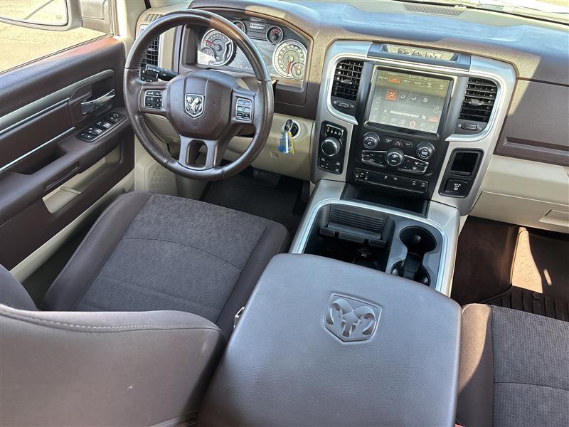 RAM 1500 SLT Crew Cab SWB 4WD 2017