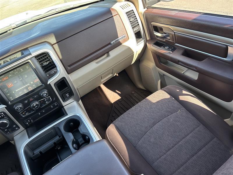 RAM 1500 SLT Crew Cab SWB 4WD 2017