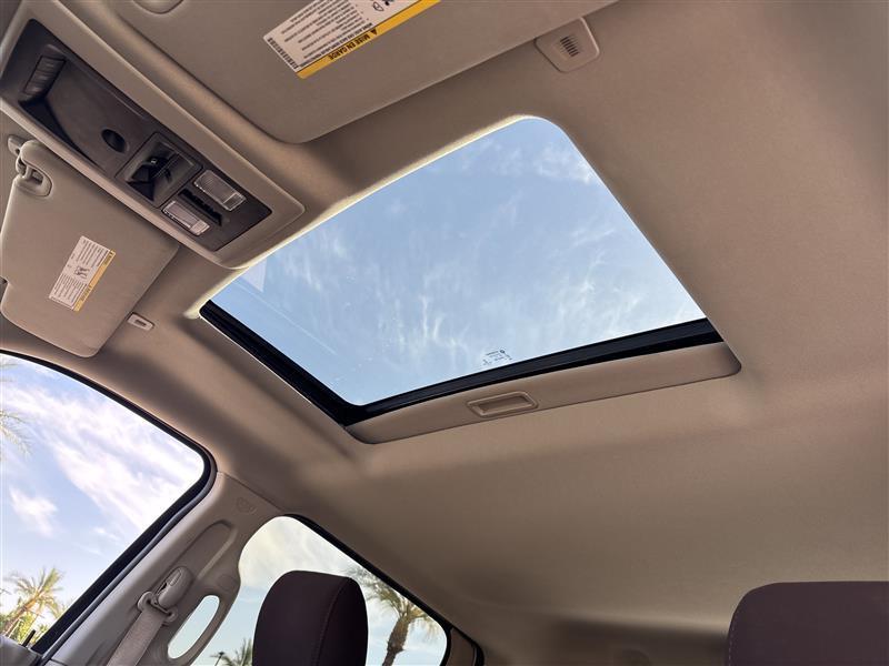 RAM 1500 SLT Crew Cab SWB 4WD 2017