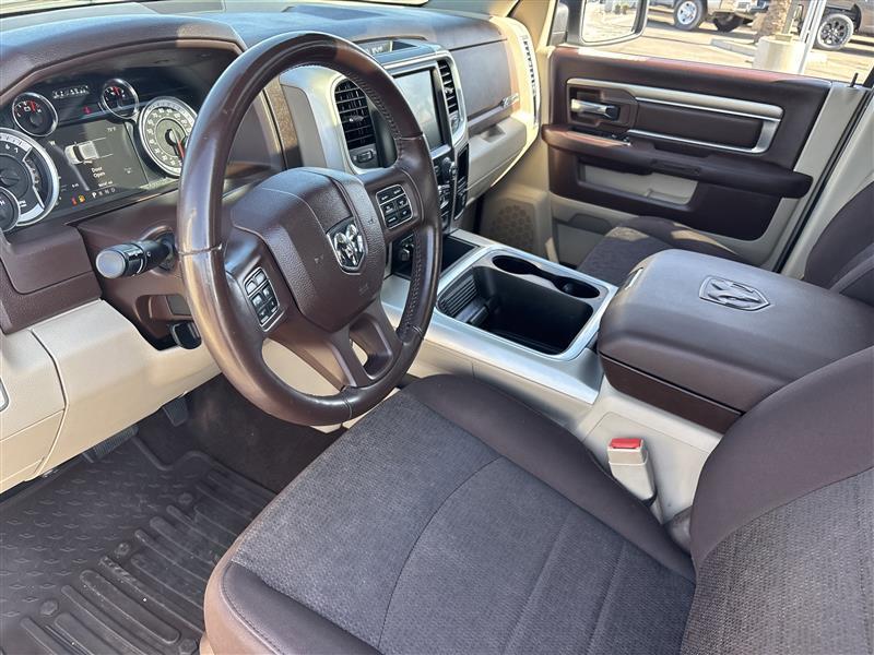 RAM 1500 SLT Crew Cab SWB 4WD 2017