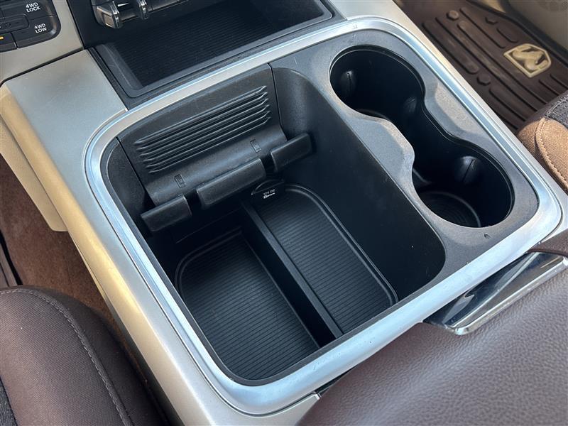 RAM 1500 SLT Crew Cab SWB 4WD 2017