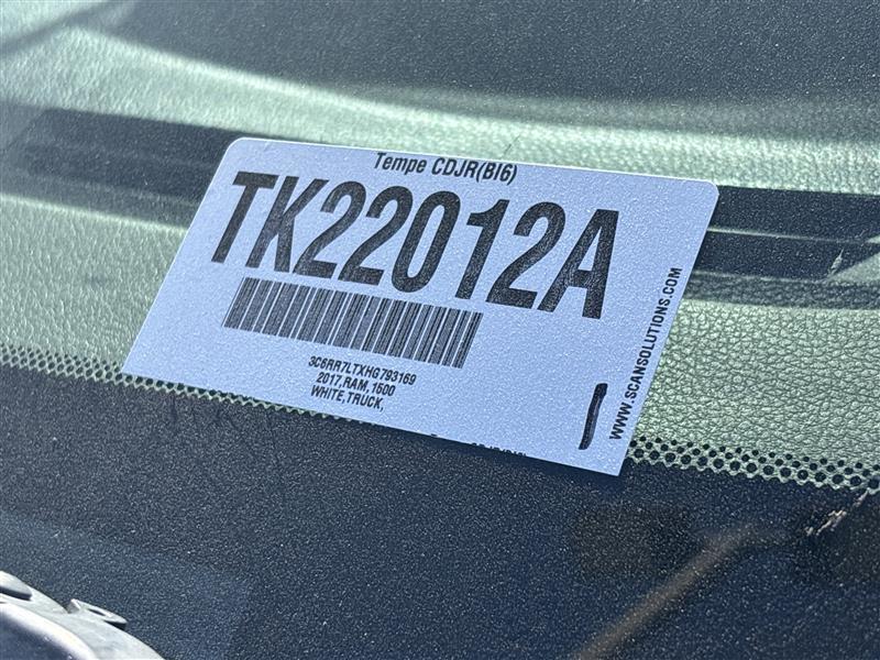 RAM 1500 SLT Crew Cab SWB 4WD 2017