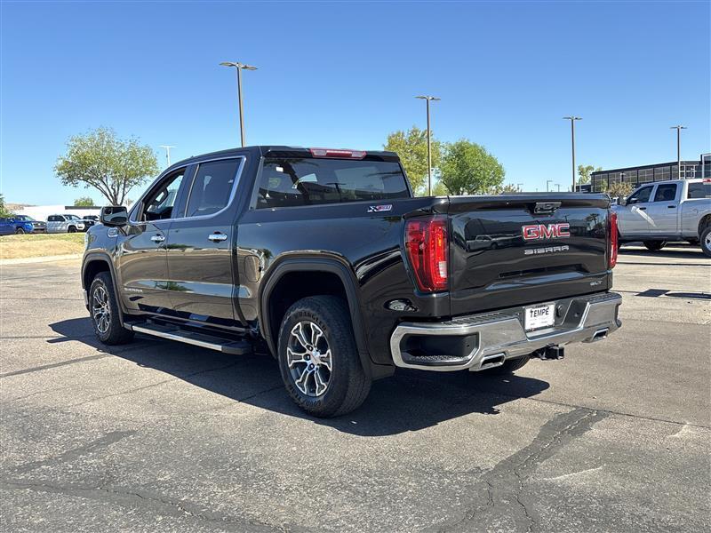 GMC Sierra 1500 SLT Crew Cab 4WD 2023