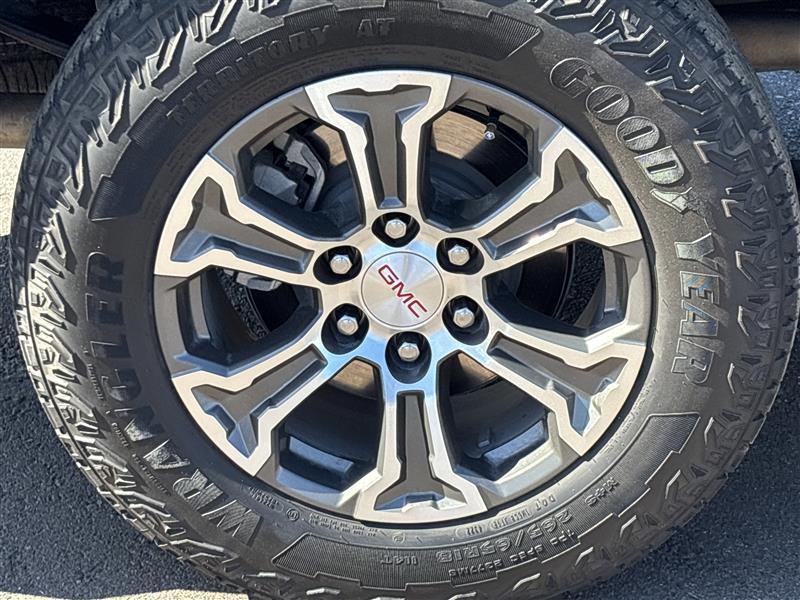 GMC Sierra 1500 SLT Crew Cab 4WD 2023