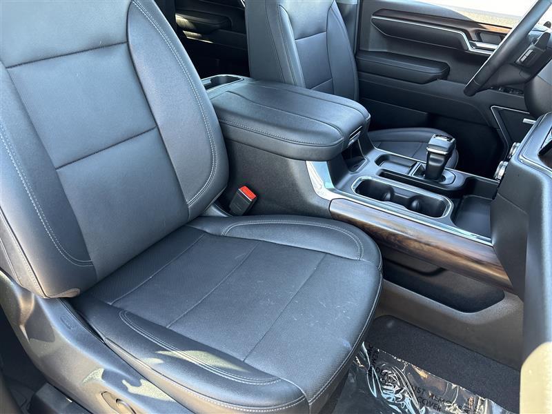 GMC Sierra 1500 SLT Crew Cab 4WD 2023