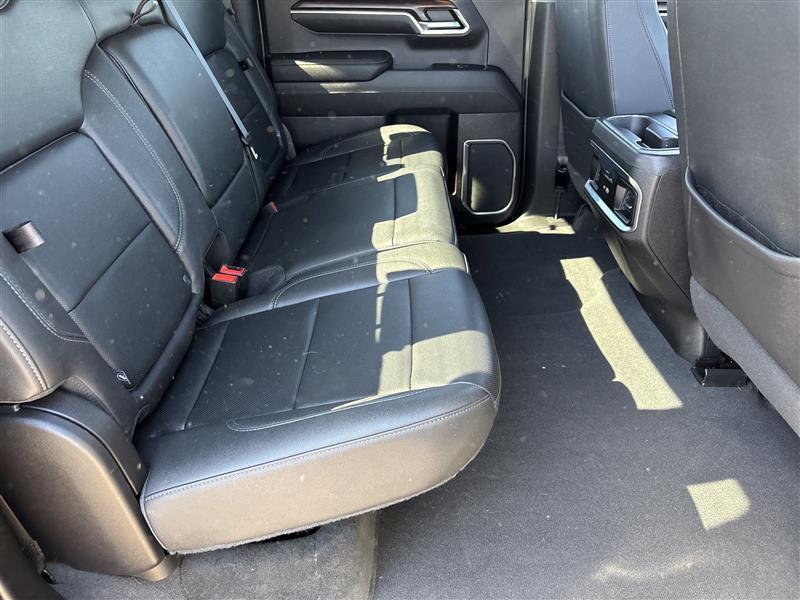 GMC Sierra 1500 SLT Crew Cab 4WD 2023