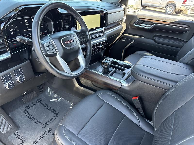 GMC Sierra 1500 SLT Crew Cab 4WD 2023