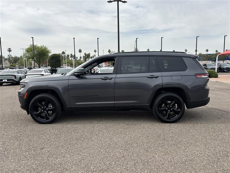 Jeep Grand Cherokee L Laredo 4WD 2023