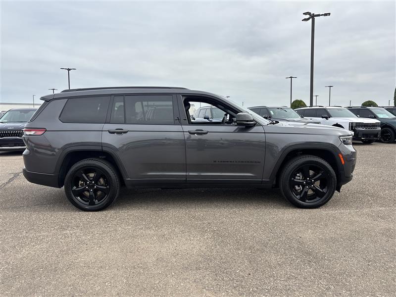 Jeep Grand Cherokee L Laredo 4WD 2023