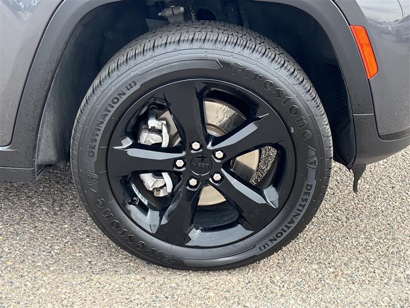 Jeep Grand Cherokee L Laredo 4WD 2023