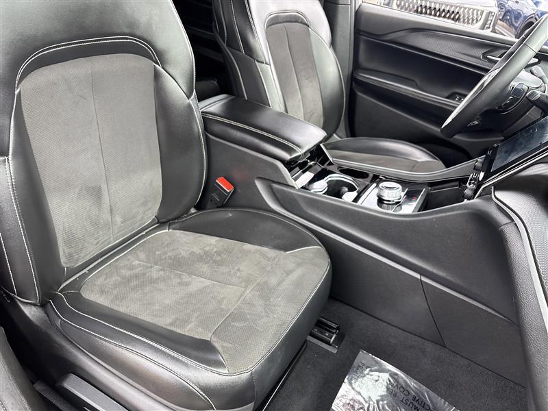 Jeep Grand Cherokee L Laredo 4WD 2023