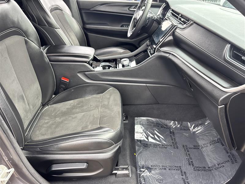 Jeep Grand Cherokee L Laredo 4WD 2023