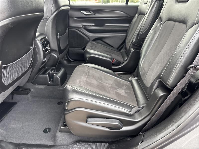 Jeep Grand Cherokee L Laredo 4WD 2023