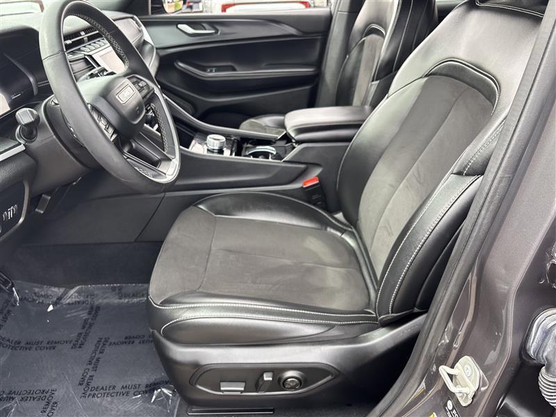 Jeep Grand Cherokee L Laredo 4WD 2023