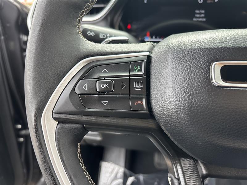 Jeep Grand Cherokee L Laredo 4WD 2023