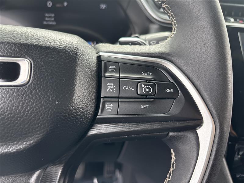 Jeep Grand Cherokee L Laredo 4WD 2023