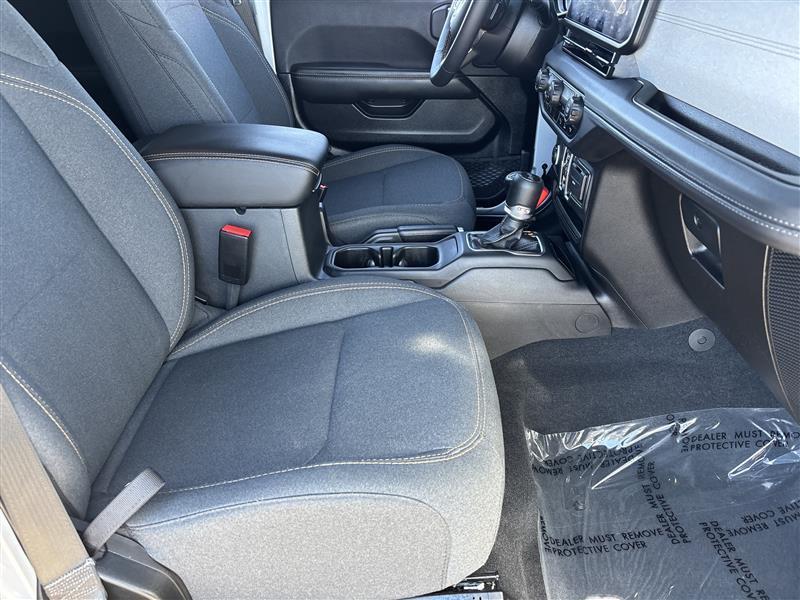 Jeep Wrangler Sahara 2024