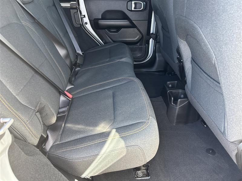 Jeep Wrangler Sahara 2024