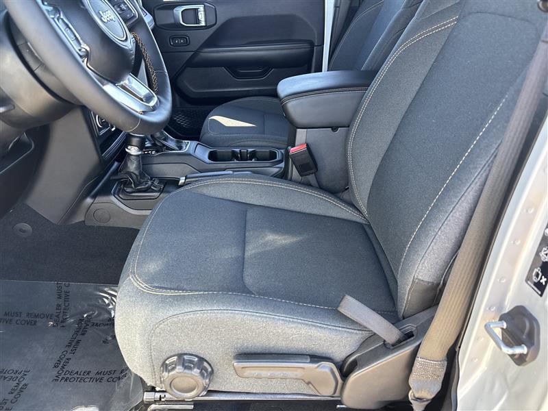 Jeep Wrangler Sahara 2024