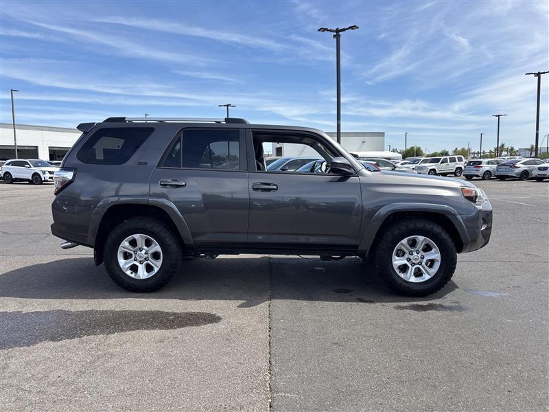 Toyota 4Runner SR5 2WD 2019
