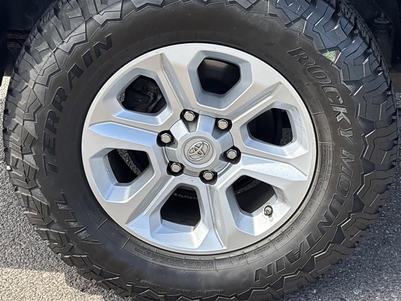 Toyota 4Runner SR5 2WD 2019