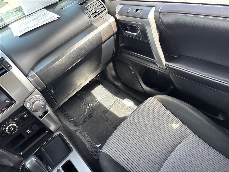 Toyota 4Runner SR5 2WD 2019