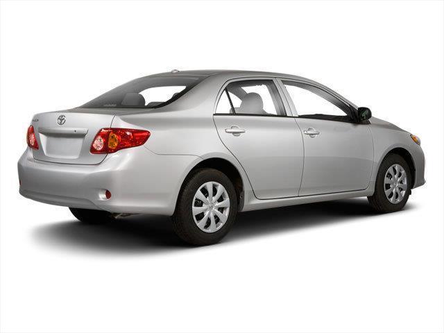 Toyota Corolla Base 5-Speed MT 2010