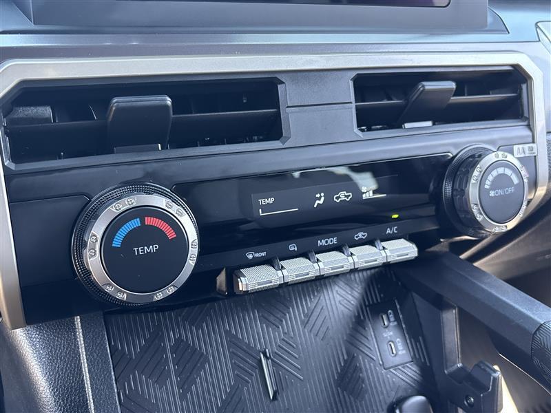 Toyota Tacoma 2WD  2025