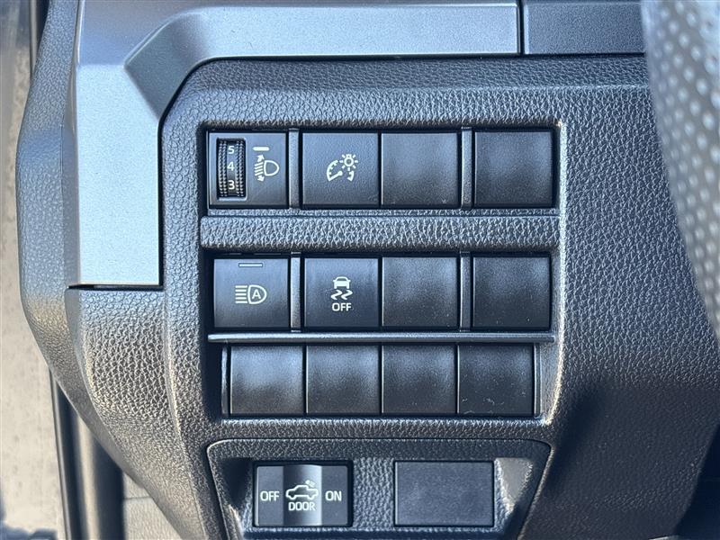 Toyota Tacoma 2WD  2025