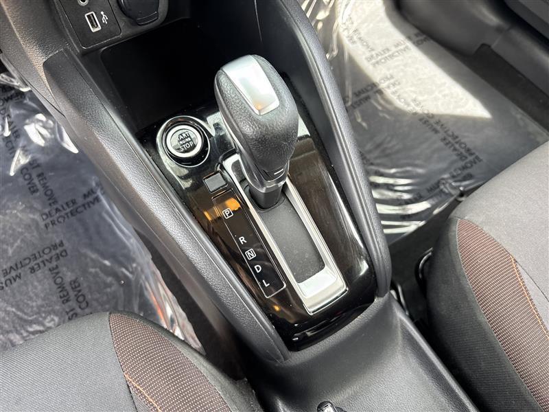 Nissan Versa SR 2020