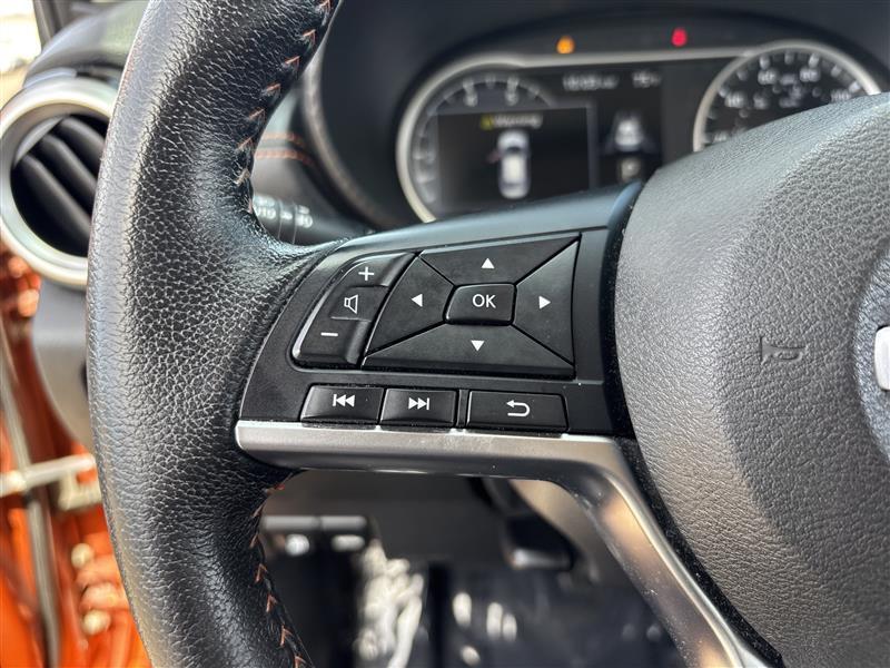 Nissan Versa SR 2020