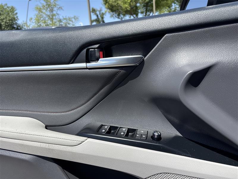 Toyota Camry  2018
