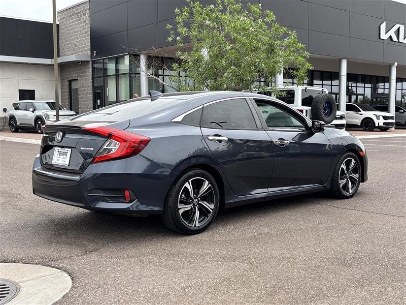 Honda Civic Touring Sedan CVT 2016