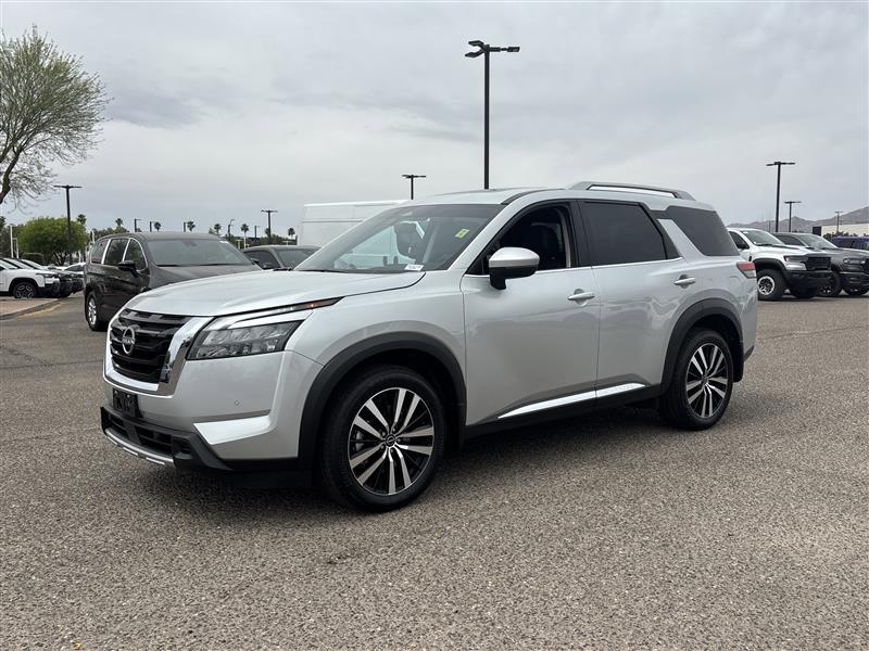 Nissan Pathfinder Platinum 4WD 2025