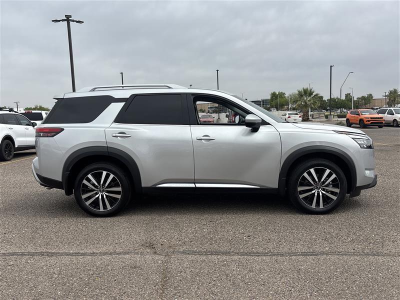 Nissan Pathfinder Platinum 4WD 2025