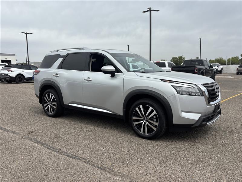 Nissan Pathfinder Platinum 4WD 2025