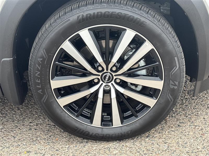 Nissan Pathfinder Platinum 4WD 2025