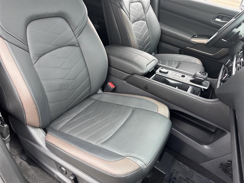 Nissan Pathfinder Platinum 4WD 2025