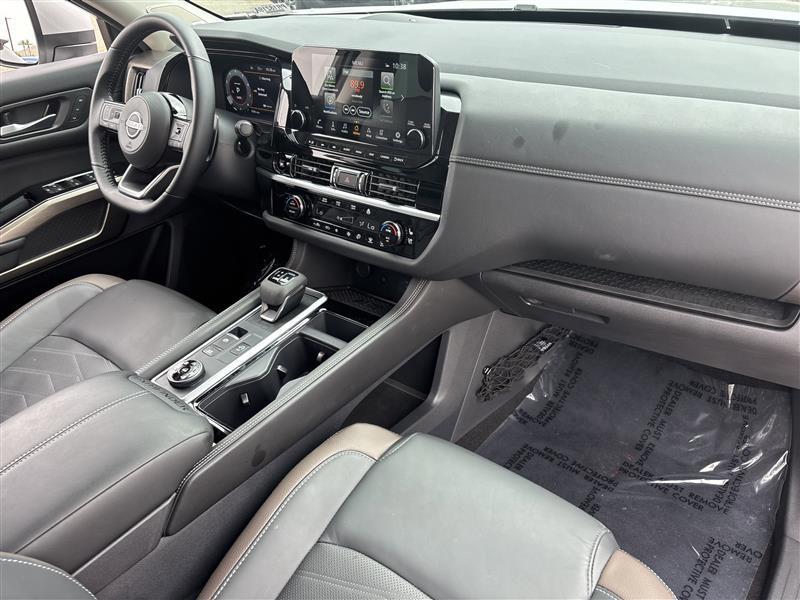 Nissan Pathfinder Platinum 4WD 2025
