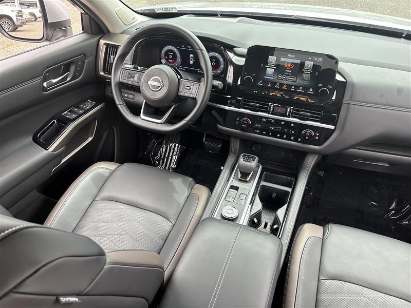 Nissan Pathfinder Platinum 4WD 2025