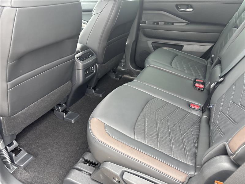 Nissan Pathfinder Platinum 4WD 2025