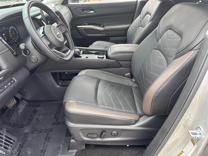 Nissan Pathfinder Platinum 4WD 2025