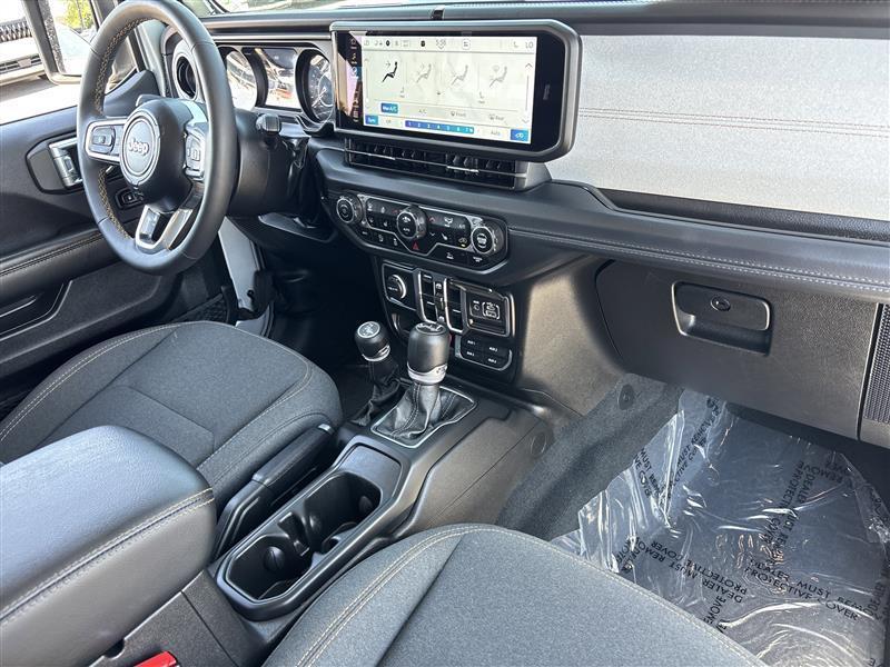 Jeep Wrangler Sahara 2024