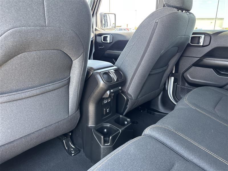 Jeep Wrangler Sahara 2024