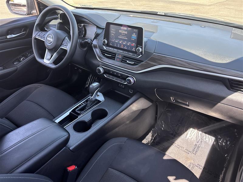 Nissan Altima 2.5 SV 2025
